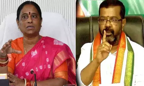 वारंगल कांग्रेस में मतभेद गहराए.. विधायक नयिनी ने मंत्री सुरेखा के खिलाफ शिकायत दर्ज कराई वारंगल कांग्रेस में मतभेद गहराए.. विधायक नयिनी ने मंत्री सुरेखा के खिलाफ शिकायत दर्ज कराई