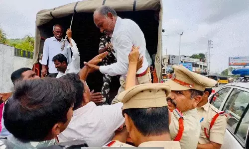 मंत्री Komatireddy से मिलने आए किसानों को गिरफ्तार किया गया