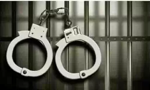 Haryana: सिरसा में बलात्कार के बाद नाबालिग लड़की ने जहर खाकर जान दे दी Haryana: सिरसा में बलात्कार के बाद नाबालिग लड़की ने जहर खाकर जान दे दी