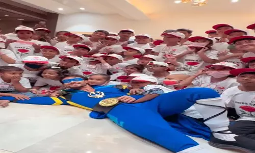 टाइगर श्रॉफ ने छह साल बाद फिर पहना फ्लाइंग जट्ट का कॉस्ट्यूम, बच्चों संग बिताए खास पल