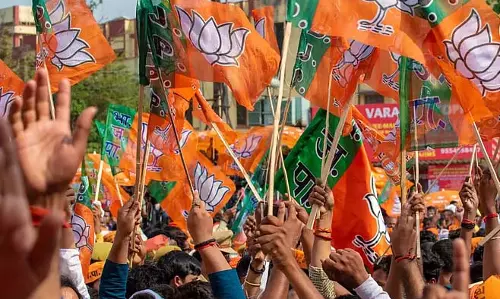 CPM ने भाजपा के नंदीग्राम सहकारी बोर्ड को फूलों की साजिश बताया CPM ने भाजपा के नंदीग्राम सहकारी बोर्ड को फूलों की साजिश बताया
