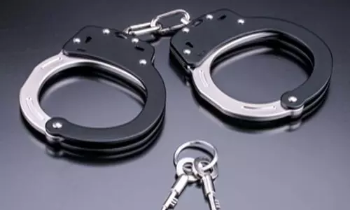 मेरठ में कंप्यूटर सेंटर की आड़ में सेक्स रैकेट का भंडाफोड़ मेरठ में कंप्यूटर सेंटर की आड़ में सेक्स रैकेट का भंडाफोड़