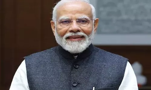 PM मोदी असम दौरे पर, भूपेन हजारिका जन्मशताब्दी पर स्मृति सिक्का जारी PM मोदी असम दौरे पर, भूपेन हजारिका जन्मशताब्दी पर स्मृति सिक्का जारी