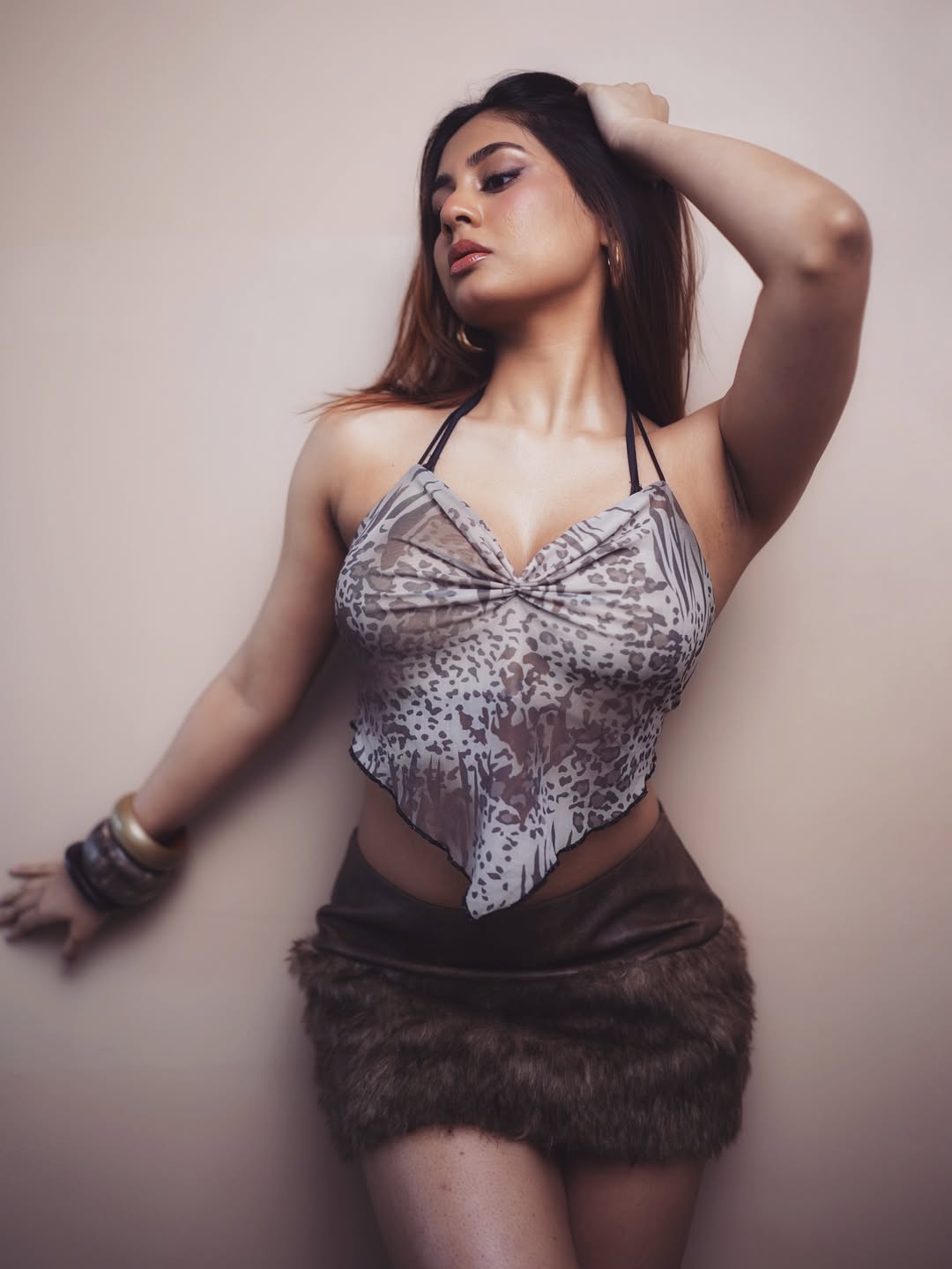 सृष्टि बन्नट्टी का हॉट लुक