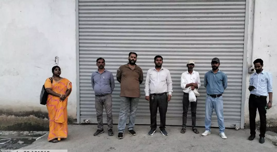 खाद दुकान-गोदाम सील, एक कम्पनी का परमिट भी सस्पेंड खाद दुकान-गोदाम सील, एक कम्पनी का परमिट भी सस्पेंड