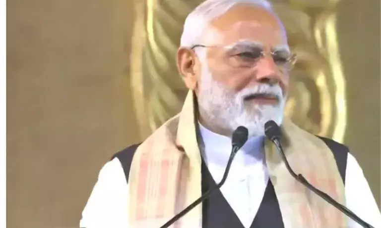 Assam में PM मोदी: अनुत्तरित प्रश्नों से एजेपी नाराज़ Assam में PM मोदी: अनुत्तरित प्रश्नों से एजेपी नाराज़