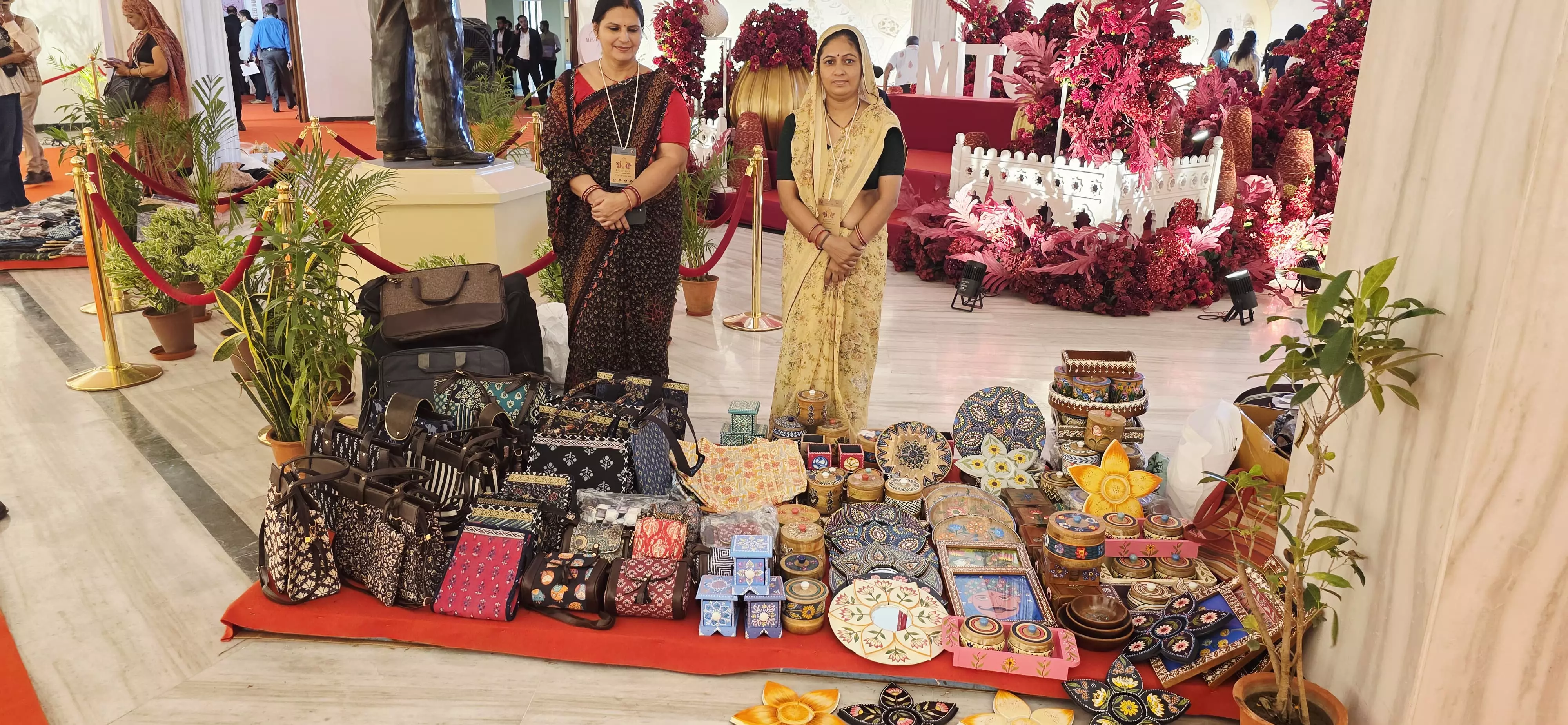 Rajasthan की संस्कृति और परंपरा को दर्शाते उत्पादों की प्रदर्शनी Rajasthan की संस्कृति और परंपरा को दर्शाते उत्पादों की प्रदर्शनी