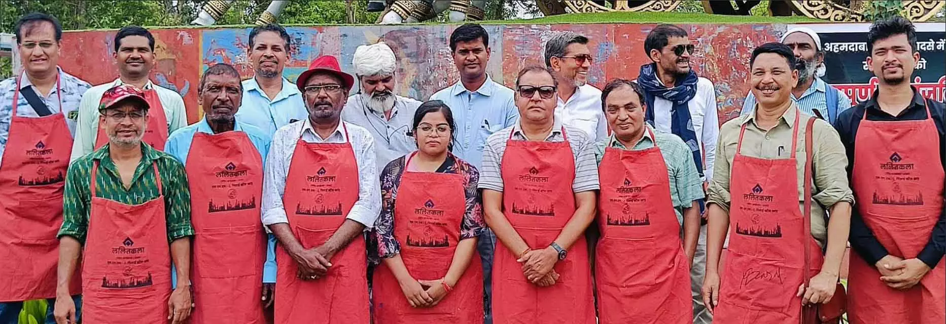 भिलाई इस्पात संयंत्र में पेंटिंग बनाने वाले कलाकारों का नागरिक अभिनंदन भिलाई इस्पात संयंत्र में पेंटिंग बनाने वाले कलाकारों का नागरिक अभिनंदन