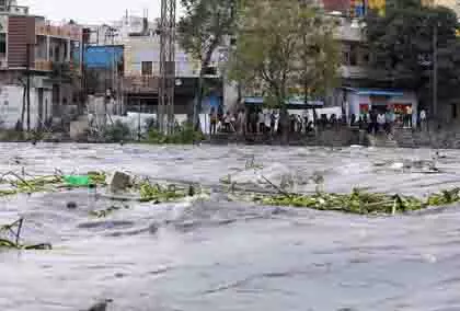 Hyderabad: एक व्यक्ति ने बीमार बेटे की हत्या कर शव मूसी नदी में फेंका Hyderabad: एक व्यक्ति ने बीमार बेटे की हत्या कर शव मूसी नदी में फेंका