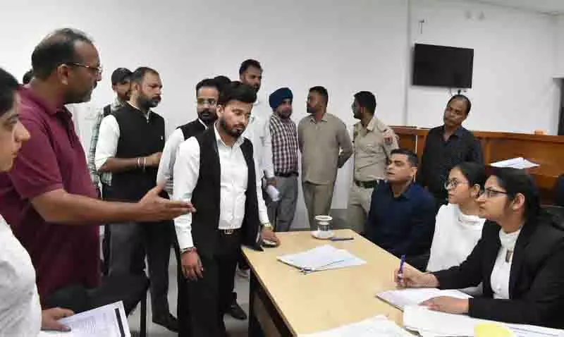 Lok Adalat ने 130.18 करोड़ रुपये की राहत राशि का फैसला सुनाया Lok Adalat ने 130.18 करोड़ रुपये की राहत राशि का फैसला सुनाया