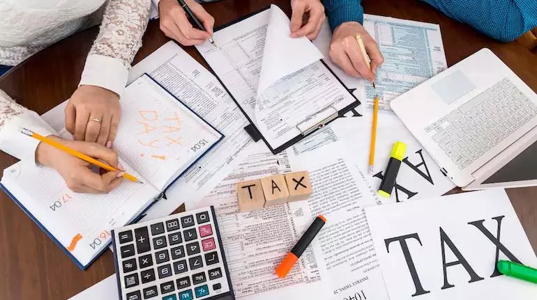 ITR दाखिल करने की समय सीमा नजदीक: सावधि जमा पर टीडीएस सरल ITR दाखिल करने की समय सीमा नजदीक: सावधि जमा पर टीडीएस सरल