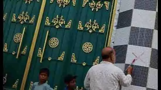Sambhal: सरकारी जमीन पर अवैध मस्जिद और मदरसा बना पाया गया Sambhal: सरकारी जमीन पर अवैध मस्जिद और मदरसा बना पाया गया