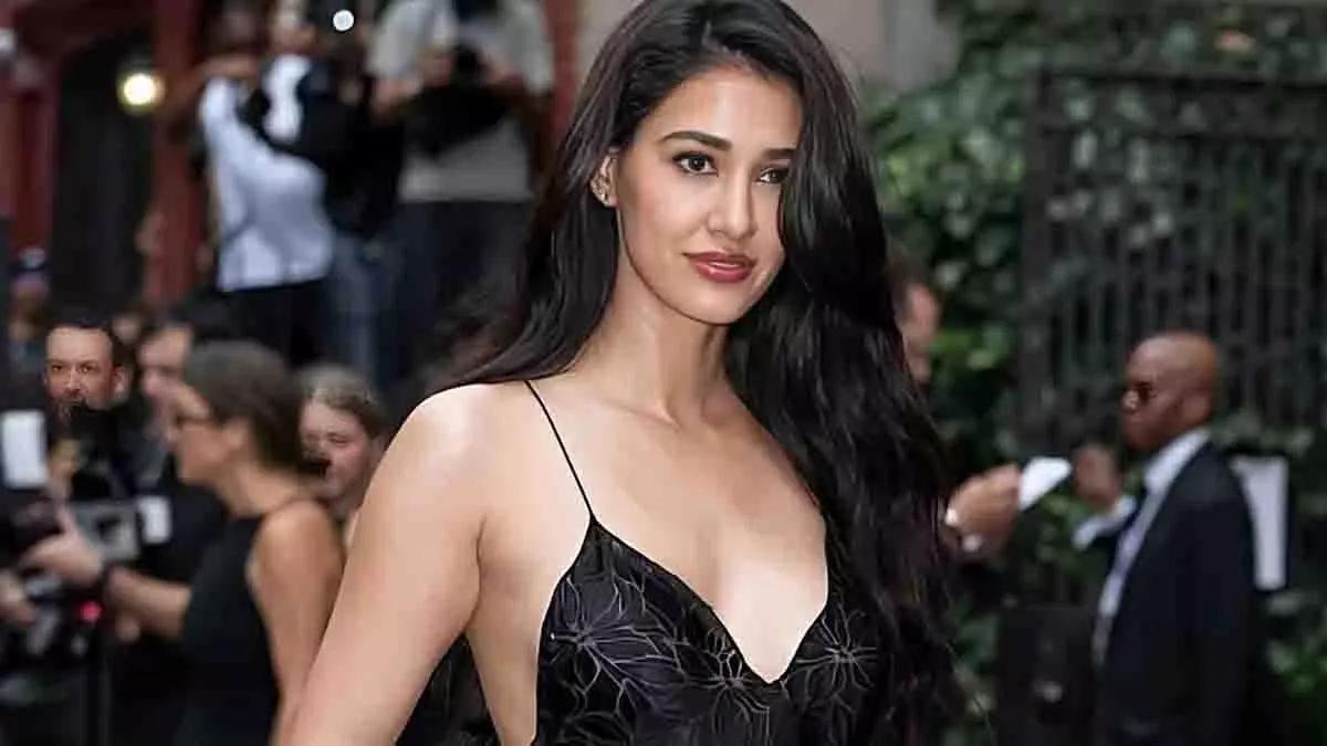 New York Fashion Week: दिशा पटानी की केल्विन क्लेन ड्रेस ने मचाई धूम New York Fashion Week: दिशा पटानी की केल्विन क्लेन ड्रेस ने मचाई धूम