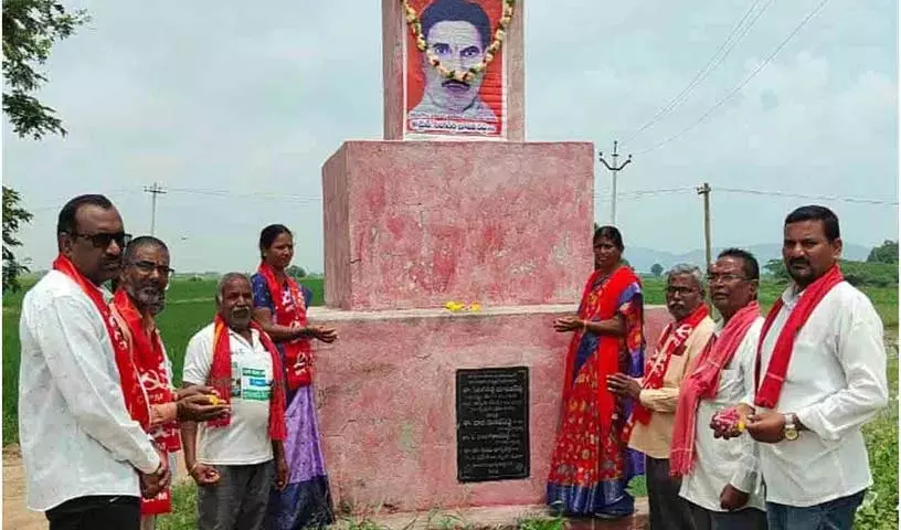 धार्मिक कट्टरपंथियों को बोलने का कोई अधिकार नहीं: Kodam Ramana धार्मिक कट्टरपंथियों को बोलने का कोई अधिकार नहीं: Kodam Ramana