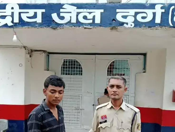 CG: बाइक छिनकर फरार हुआ आरोपी गिरफ्तार CG: बाइक छिनकर फरार हुआ आरोपी गिरफ्तार