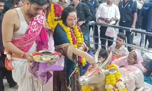 उज्जैन: जया प्रदा ने किए बाबा महाकाल के दर्शन