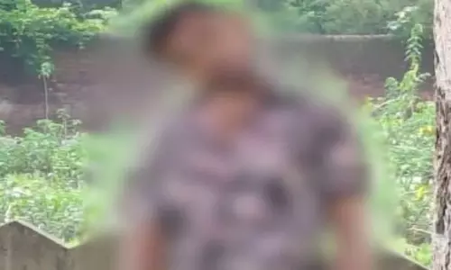 सफाई कर्मचारी की लाश मिली, 2 सगे भाई हिरासत में