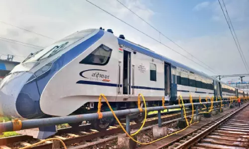 Indore: इंदौर-नागपुर वंदे भारत को मिली 16 कोचों की बढ़त