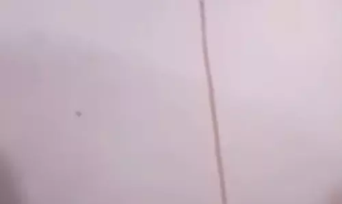 Auraiya: खून और सांप जैसी आकृति ने औरैया में बढ़ाई सनसनी Auraiya: खून और सांप जैसी आकृति ने औरैया में बढ़ाई सनसनी