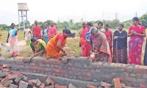 पोंडुर गांव ने कहा कि ऑडिटोरियम से पहले स्कूल और PHC की खबर है पोंडुर गांव ने कहा कि ऑडिटोरियम से पहले स्कूल और PHC की खबर है