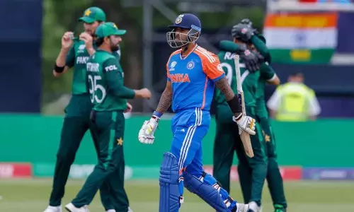 Asia Cup 2025: विपक्ष ने मोदी पर ‘क्रिकेट और आतंकवाद’ बढ़ावा देने का आरोप, बहिष्कार की मांग Asia Cup 2025: विपक्ष ने मोदी पर ‘क्रिकेट और आतंकवाद’ बढ़ावा देने का आरोप, बहिष्कार की मांग