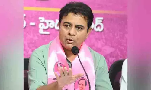 केटीआर ने SLBC सुरंग त्रासदी में लापरवाही को लेकर कांग्रेस, भाजपा सरकारों की आलोचना की केटीआर ने SLBC सुरंग त्रासदी में लापरवाही को लेकर कांग्रेस, भाजपा सरकारों की आलोचना की