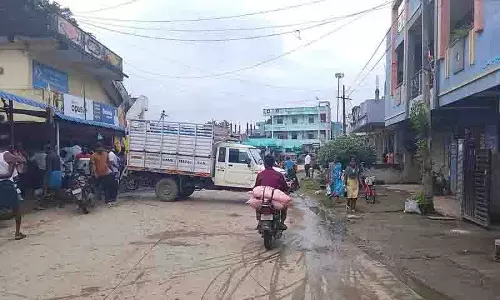 Asifabad में यातायात अवरुद्ध करने पर कांग्रेस नेता की तीखी आलोचना
