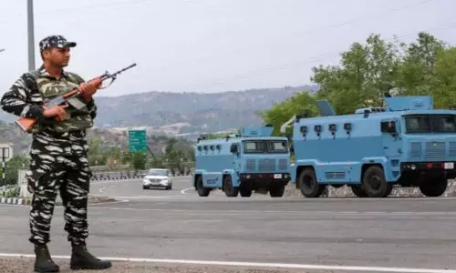 J&K में आतंकी रणनीति में बदलाव: सुरक्षित ठिकानों से भूमिगत पनाहगाहों की ओर J&K में आतंकी रणनीति में बदलाव: सुरक्षित ठिकानों से भूमिगत पनाहगाहों की ओर