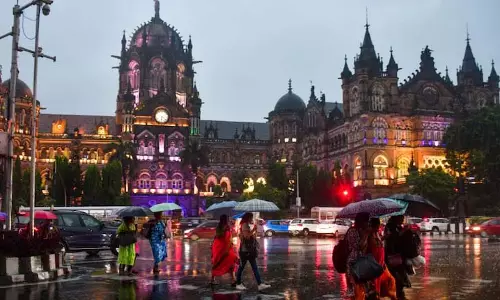 Mumbai में गर्मी से राहत: अगले 48 घंटों में बारिश की संभावना के चलते येलो अलर्ट जारी