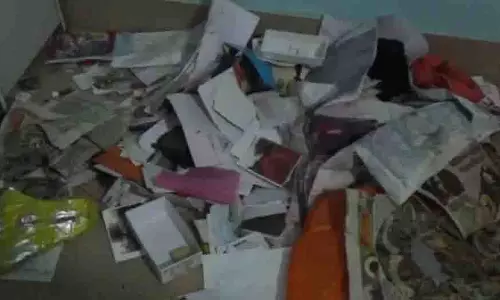 Odisha: मयूरभंज में बदमाशों ने लाखों की नकदी और आभूषण लूटे Odisha: मयूरभंज में बदमाशों ने लाखों की नकदी और आभूषण लूटे