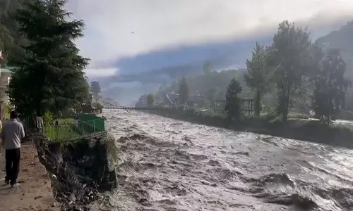 Himachal: मानसून के कहर से 647 सड़कें और 185 बिजली ट्रांसफार्मर प्रभावित Himachal: मानसून के कहर से 647 सड़कें और 185 बिजली ट्रांसफार्मर प्रभावित