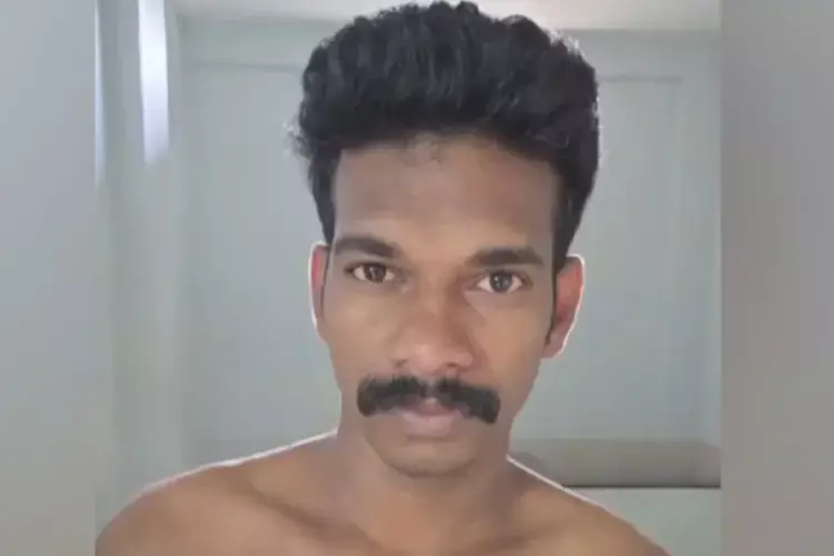 Pathanamthitta के युवकों को हनी ट्रैप में फंसाकर पागल जोड़े ने बेरहमी से प्रताड़ित किया Pathanamthitta के युवकों को हनी ट्रैप में फंसाकर पागल जोड़े ने बेरहमी से प्रताड़ित किया