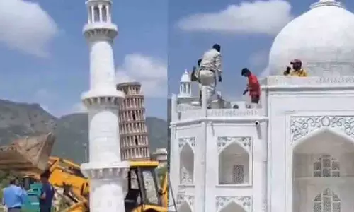 Ajmer: आनासागर वेटलैंड क्षेत्र से ताजमहल की प्रतिकृति समेत 7 इमारतें ध्वस्त Ajmer: आनासागर वेटलैंड क्षेत्र से ताजमहल की प्रतिकृति समेत 7 इमारतें ध्वस्त
