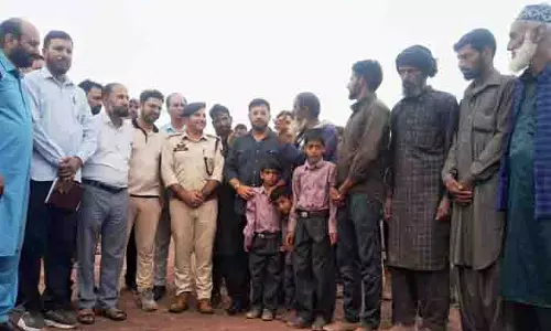 DC Rajouri ने ऊपरी कांगड़ी क्षेत्र का दौरा किया, जनजातीय आबादी से बातचीत की
