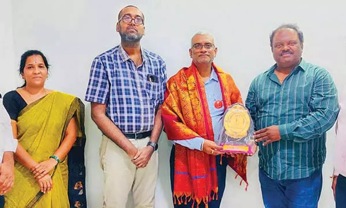 SBIT ने फ्रेशर्स के लिए लिंक्डइन जागरूकता कार्यक्रम का आयोजन किया SBIT ने फ्रेशर्स के लिए लिंक्डइन जागरूकता कार्यक्रम का आयोजन किया