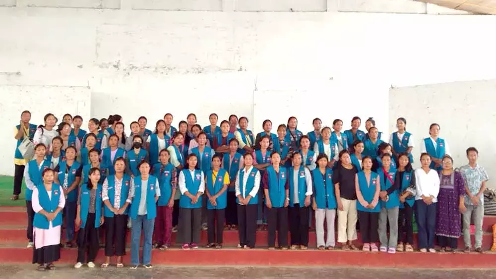 Nagaland : डीएचएस सोम ने आशा समीक्षा बैठक आयोजित की Nagaland : डीएचएस सोम ने आशा समीक्षा बैठक आयोजित की