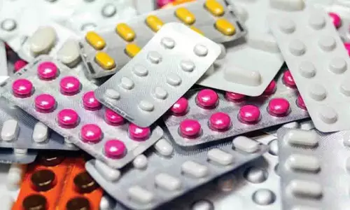 दवा कंपनियों पर सख्ती: GST में छूट का लाभ ग्राहकों को देने का आदेश दवा कंपनियों पर सख्ती: GST में छूट का लाभ ग्राहकों को देने का आदेश