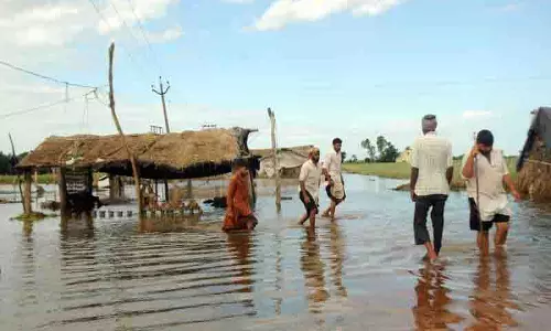 मंत्री ने Gurdaspur में बाढ़ प्रभावित इलाकों का दौरा किया, जिला अधिकारियों से बातचीत की