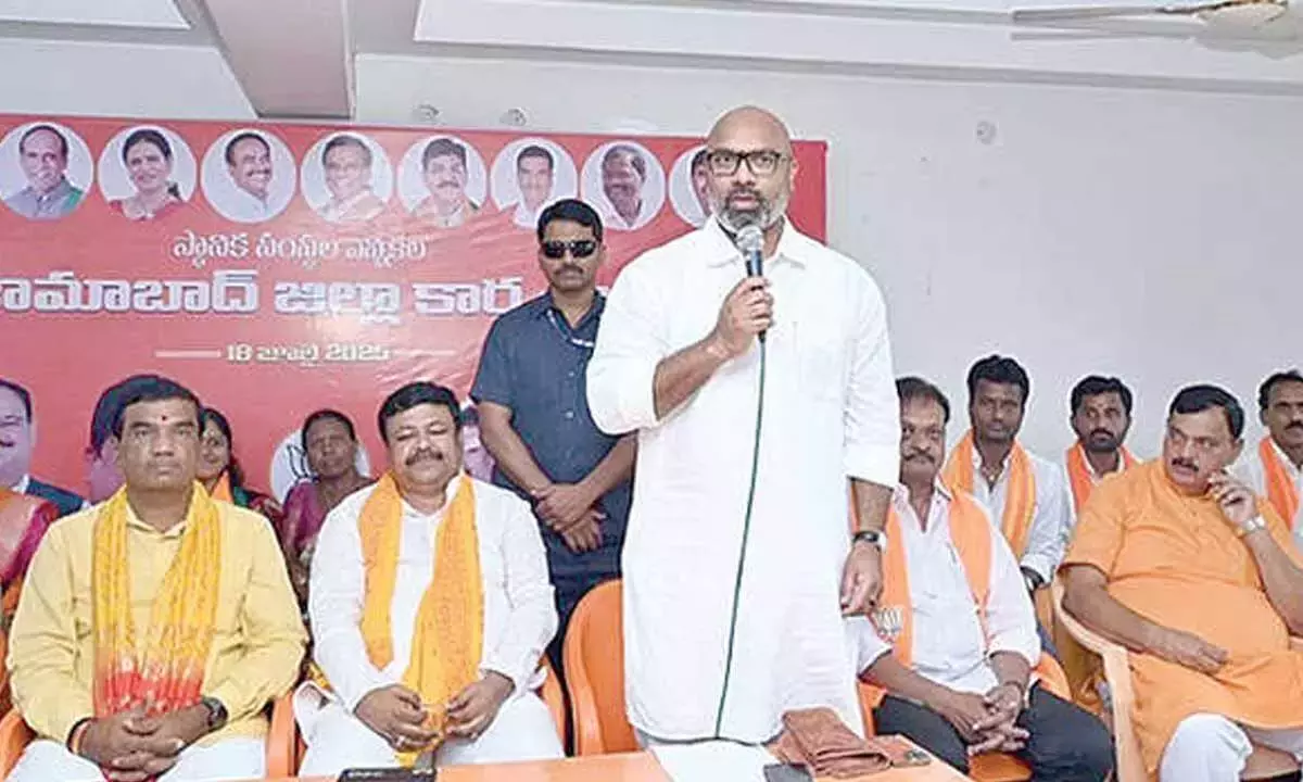 सभी पार्टियां भाजपा के टिकट के लिए प्रयासरत: धर्मपुरी