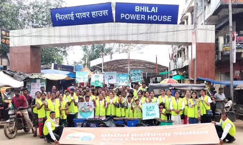 भिलाई पावर हाउस रेलवे स्टेशन पर ASEZ WAO का सफाई अभियान