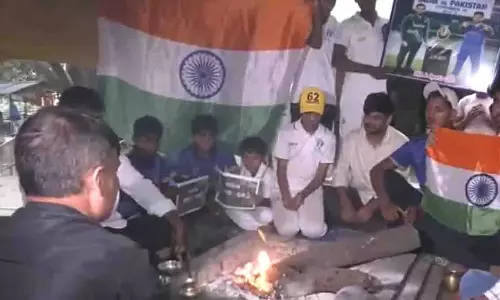 टीम इंडिया के लिए Varanasi में हुआ हवन, फैंस ने दिखाई आस्था टीम इंडिया के लिए Varanasi में हुआ हवन, फैंस ने दिखाई आस्था