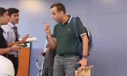 IndiGo यात्री का दावा बोर्डिंग में देरी पर महिला स्टाफ ने किया दुर्व्यवहार
