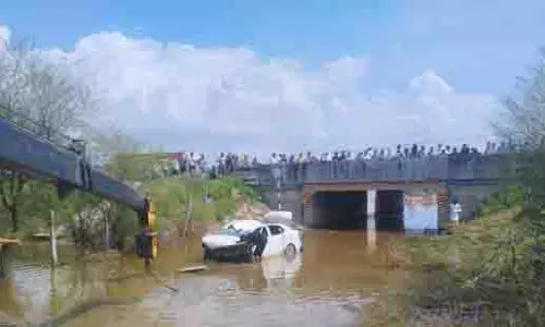 Jaipur: पानी भरे अंडरपास में कार गिरने से 7 लोगों की मौत