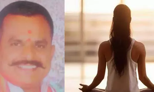 दो युवतियां जो आश्रम में शिष्या के रूप में शामिल हुईं और झूठी बातें कहकर उन्हें धोखा दिया!