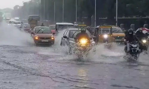 Hyderabad शहर में भयंकर बारिश Hyderabad शहर में भयंकर बारिश