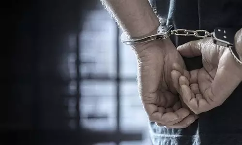 10,000 टका देने से इनकार करने पर व्यापारी की पिटाई 10,000 टका देने से इनकार करने पर व्यापारी की पिटाई