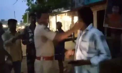 प्रशिक्षु SI ने मेदाराम भक्त के साथ मारपीट की प्रशिक्षु SI ने मेदाराम भक्त के साथ मारपीट की