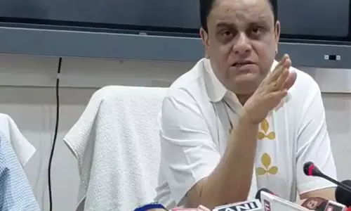 डबल इंजन सरकार में नौकरियां नहीं, दूसरे राज्यों से पश्चिम बंगाल आ रहे उम्मीदवार: Bratya Basu डबल इंजन सरकार में नौकरियां नहीं, दूसरे राज्यों से पश्चिम बंगाल आ रहे उम्मीदवार: Bratya Basu