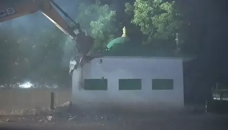 प्रशासन की कार्रवाई, राष्ट्रीय राजमार्ग से हटाए गए दो धार्मिक स्थल प्रशासन की कार्रवाई, राष्ट्रीय राजमार्ग से हटाए गए दो धार्मिक स्थल