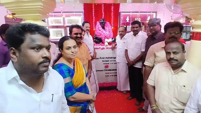 कांचीपुरम में अन्ना का जन्मदिन समारोह: सभी दलों का सम्मान कांचीपुरम में अन्ना का जन्मदिन समारोह: सभी दलों का सम्मान